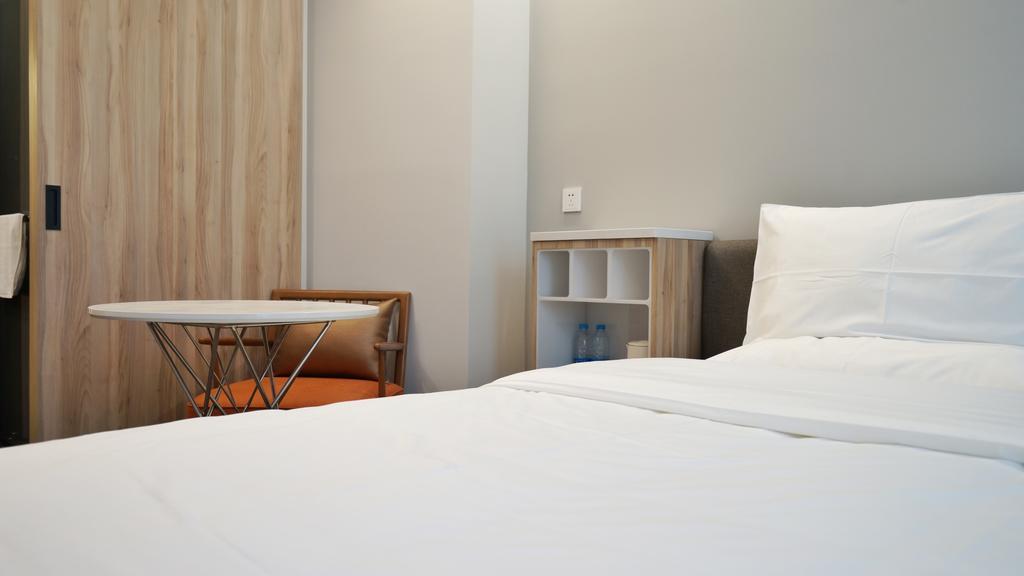 Hanting Premium Hotel Shanghai South Xizang Road Екстериор снимка