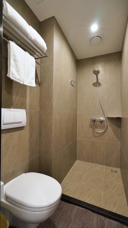 Hanting Premium Hotel Shanghai South Xizang Road Екстериор снимка