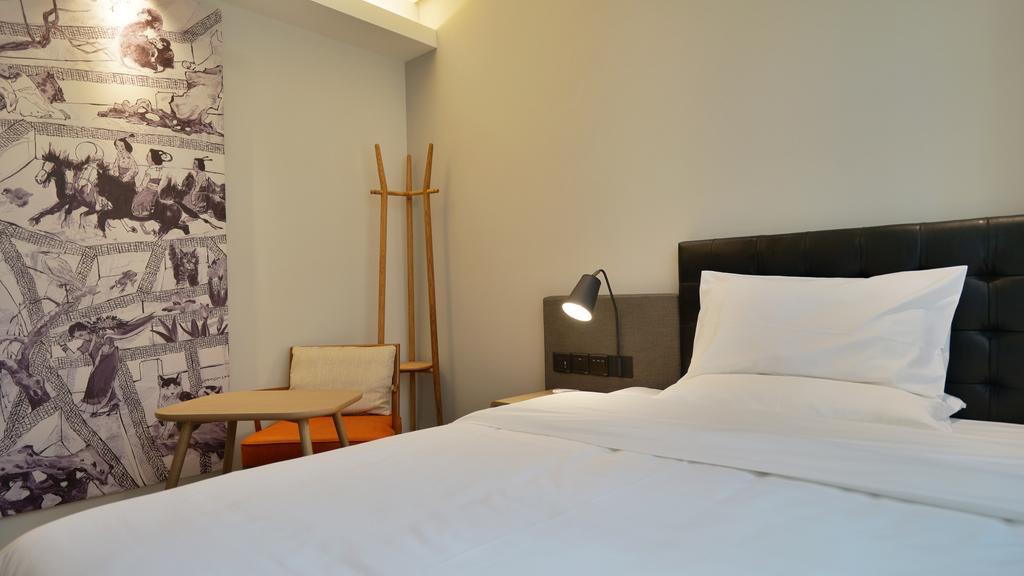 Hanting Premium Hotel Shanghai South Xizang Road Екстериор снимка