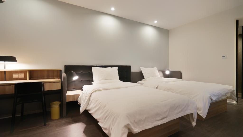 Hanting Premium Hotel Shanghai South Xizang Road Екстериор снимка